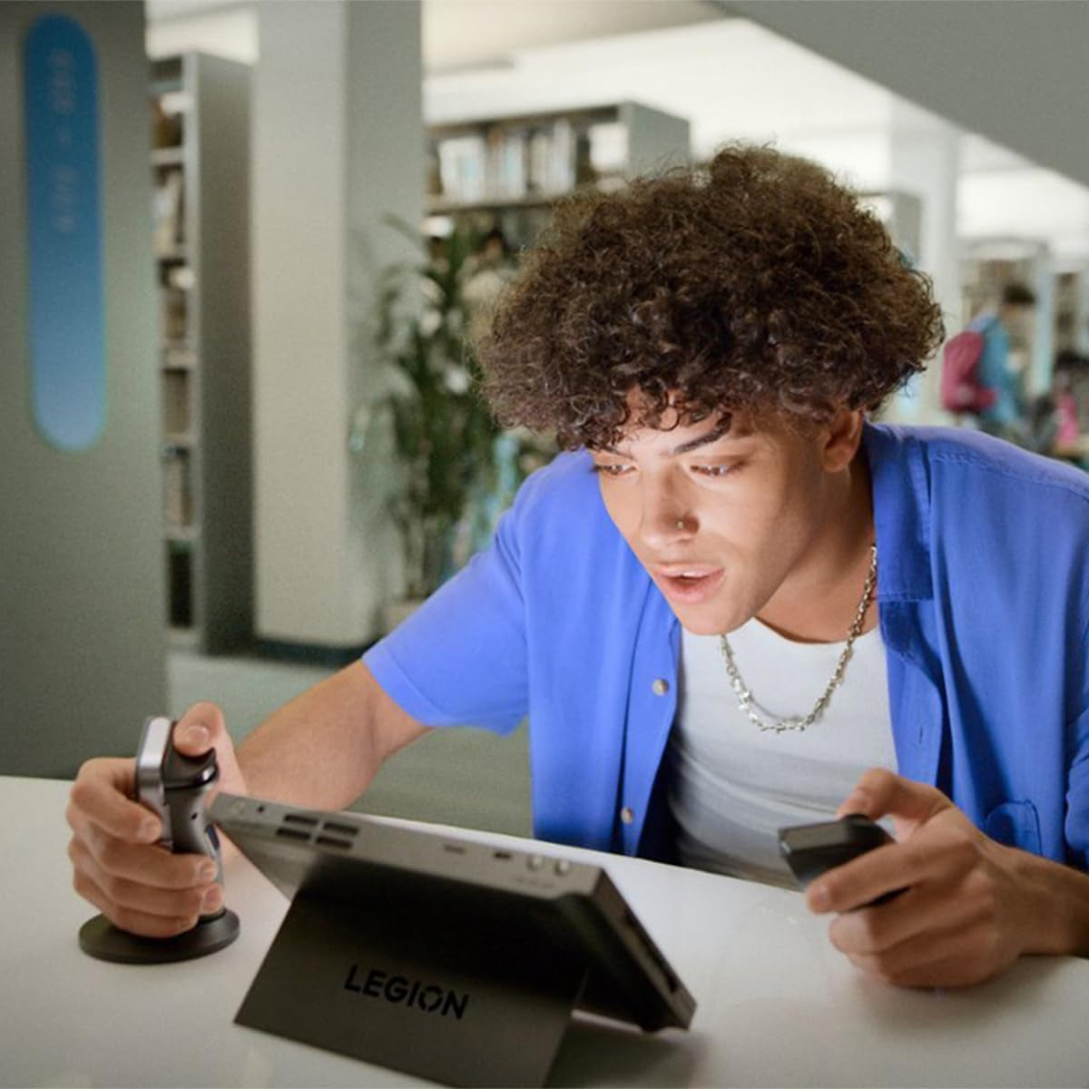 Legion Go 8.8" 144Hz WQXGA Handheld Touchscreen Gaming PC AMD Ryzen Z1 Extreme 16GB RAM 512GB SSD Shadow Black, 8APU1