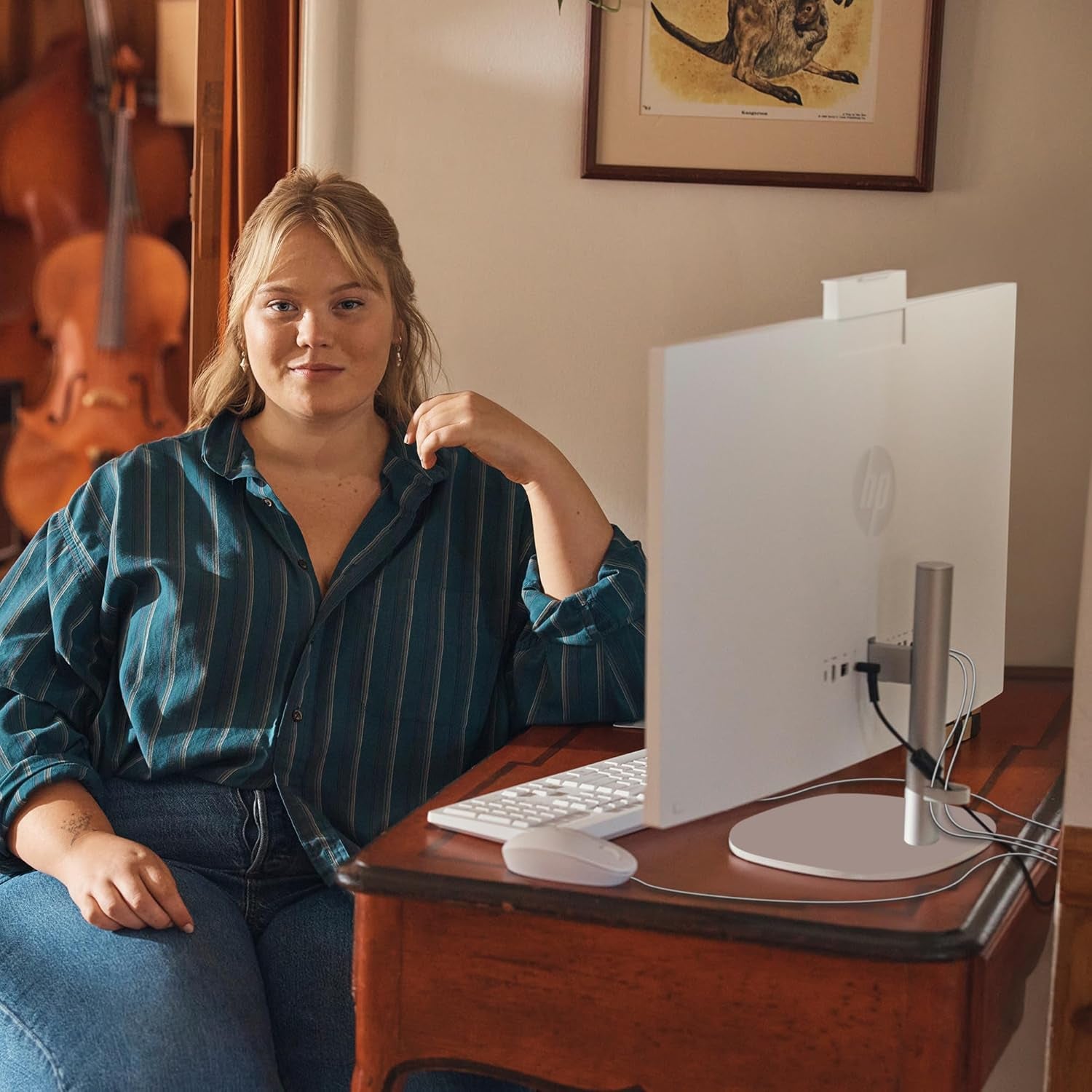 27 Inch All-In-One Desktop PC, FHD Display, AMD Ryzen 7 7730U, 32 GB RAM, 1 TB SSD, AMD Radeon Graphics, Windows 11 Home, 27-Cr0012 (2024)